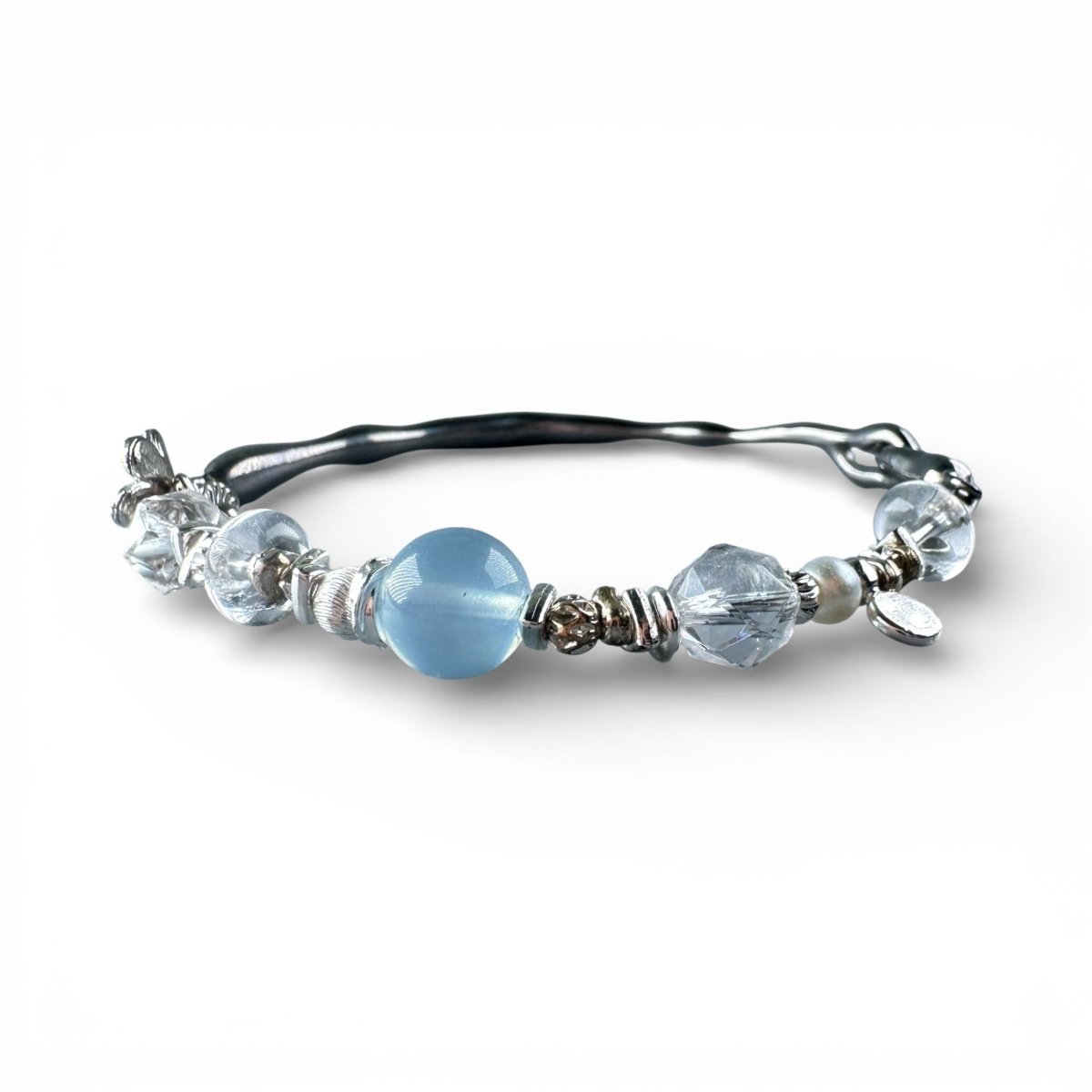 natural-aquamarine-bracelet-with-silver-flower-charms-tidal-whisper-calm