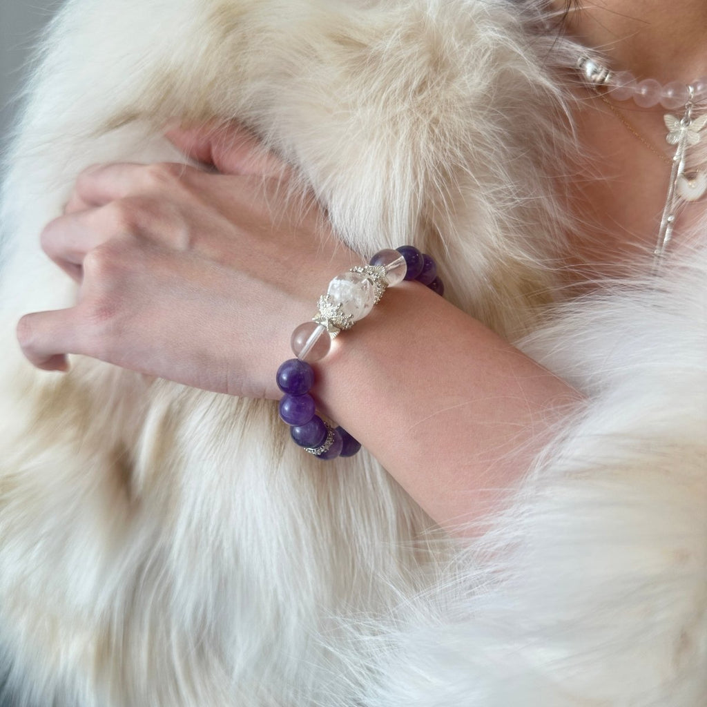 wearing-large-bead-phantom-quartz-bracelet-for-spiritual-growth