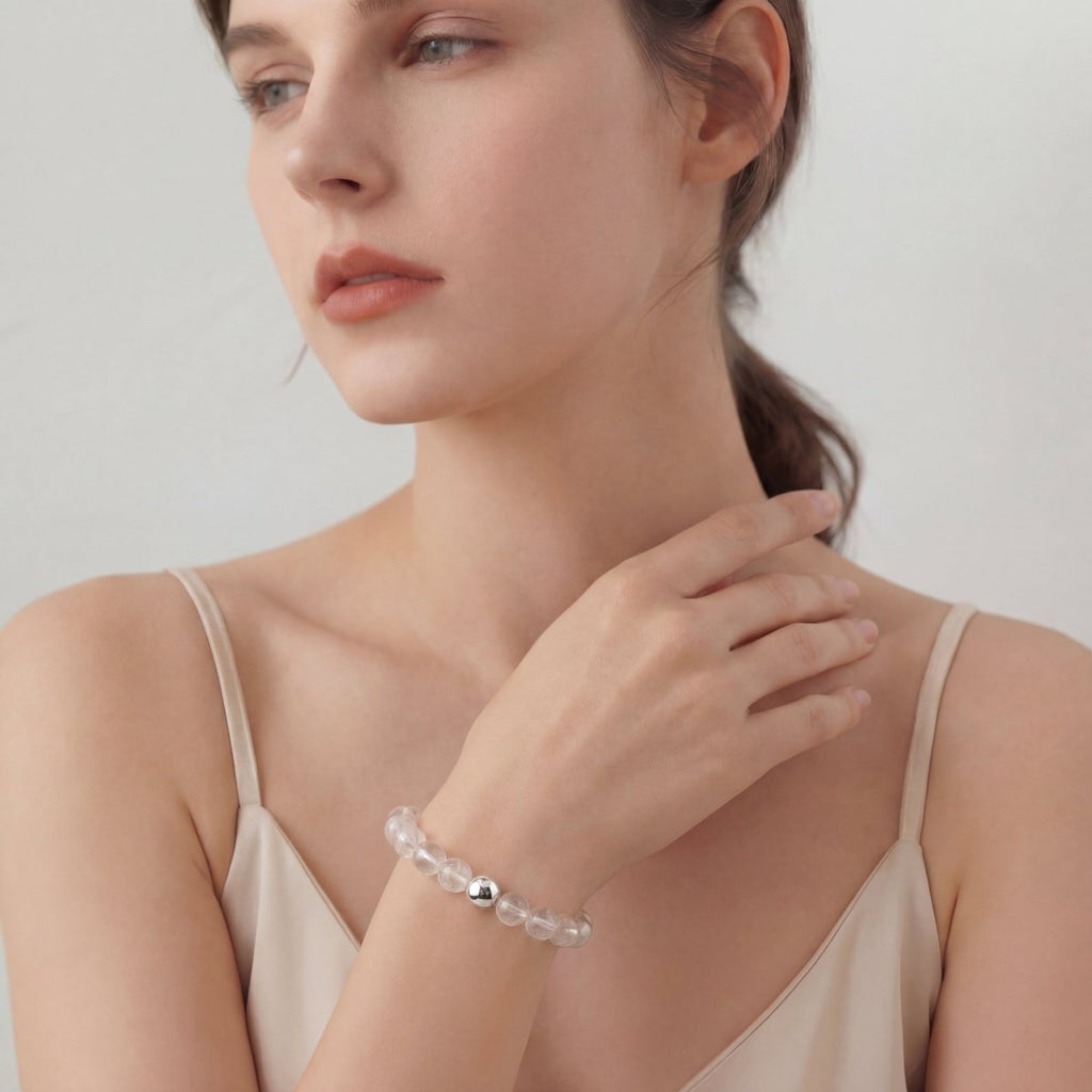 woman-wearing-clear-quartz-healing-bracelet-for-focus